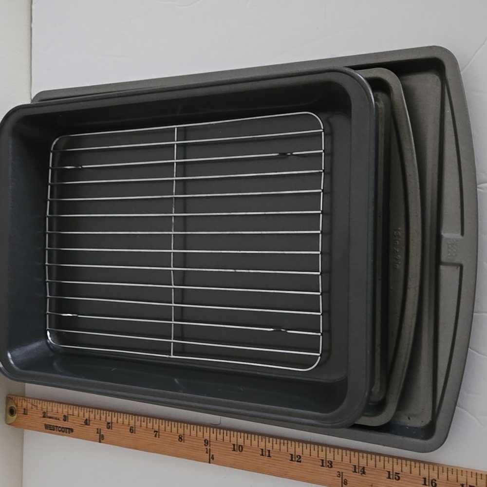 Three Piece Non-Stick Gray Roasting Pan Set with Rack - Picture 6 of 6
